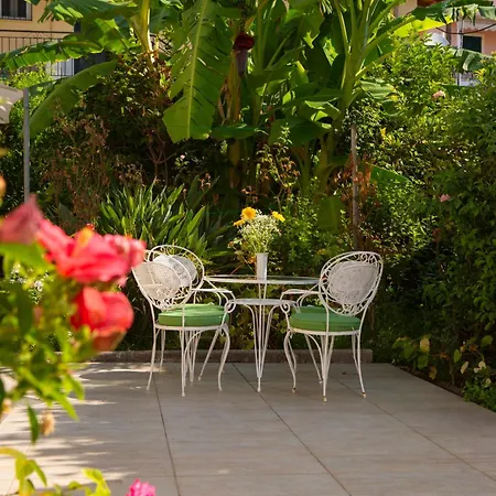 Apartment Chrisanto Townhouse