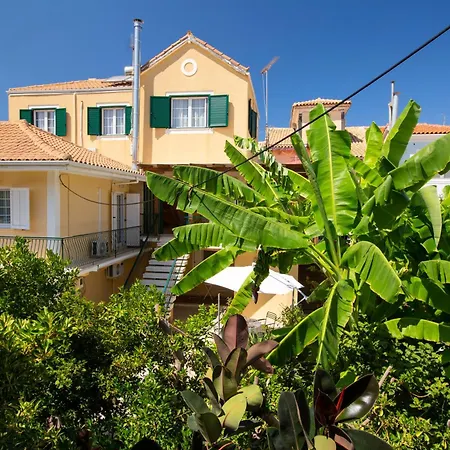 Chrisanto Townhouse Apartment *