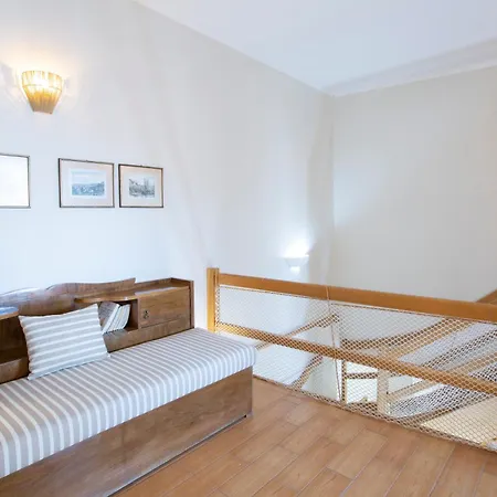Chrisanto Townhouse Lefkada City